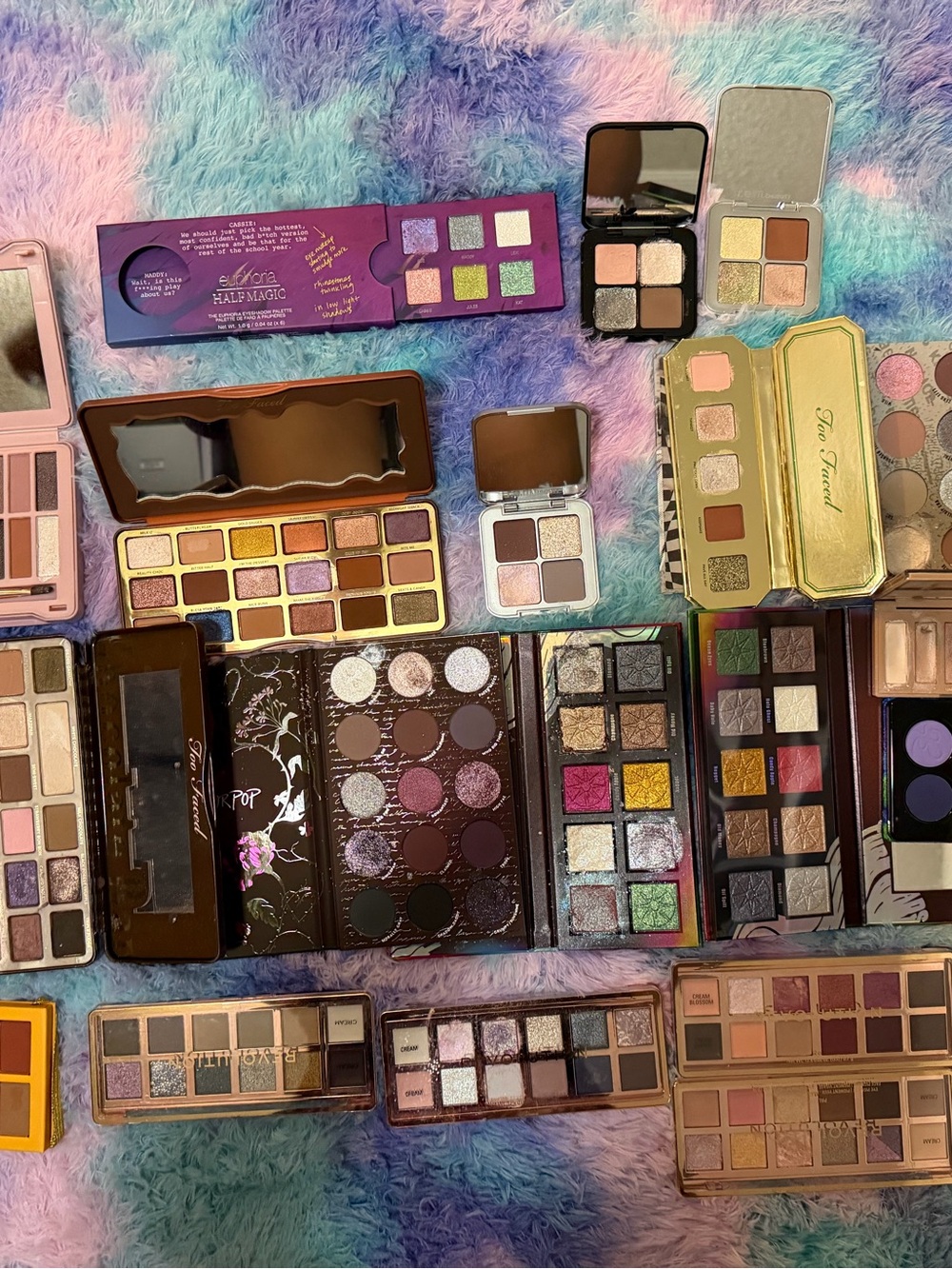 Assorted Women Makeup Eyeshadow Palettes - Multi-Color